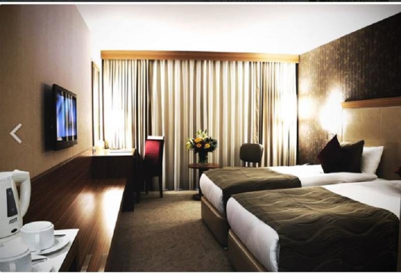 Demora Hotel