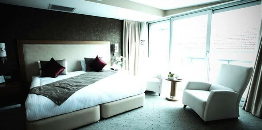 Demora Hotel